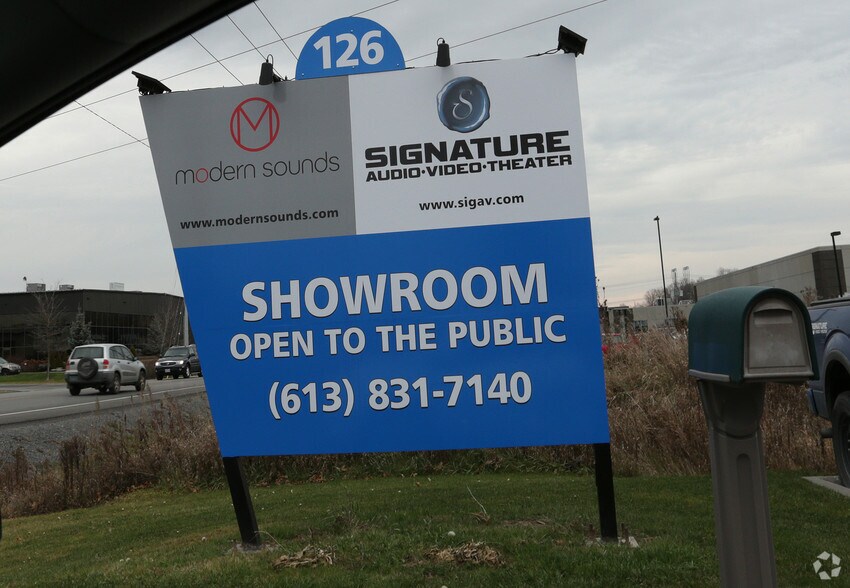 More Photos Of 126 Iber Rd, Ottawa Showroom For Sale