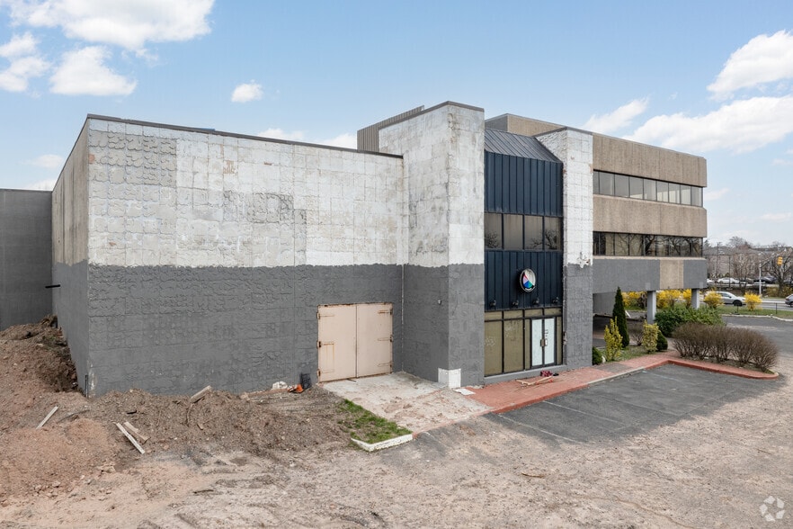 More Photos Of 24 Meadowlands Pky, Secaucus Office For Sale