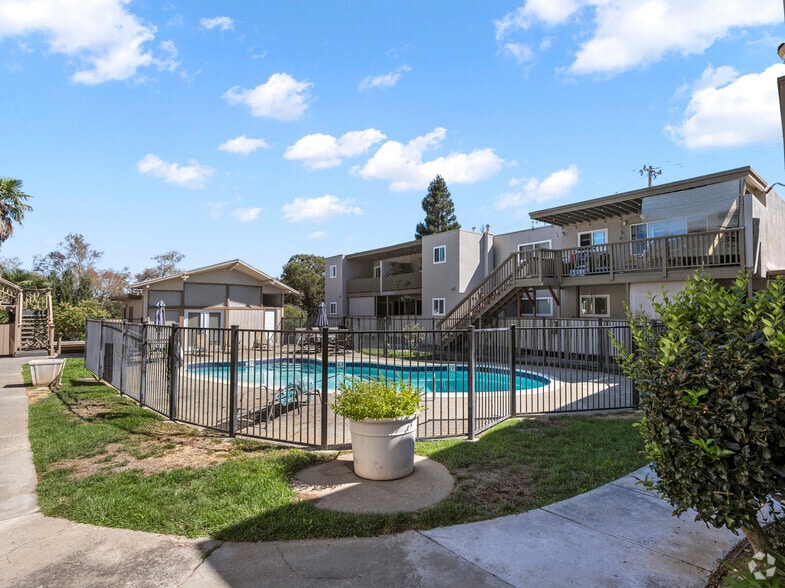 More Photos Of 105 Forrest Ave, Los Gatos Multifamily For Sale