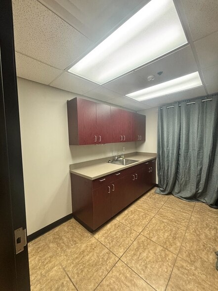 More Photos Of 1425 W Elliot Rd, Gilbert Medical For Sale