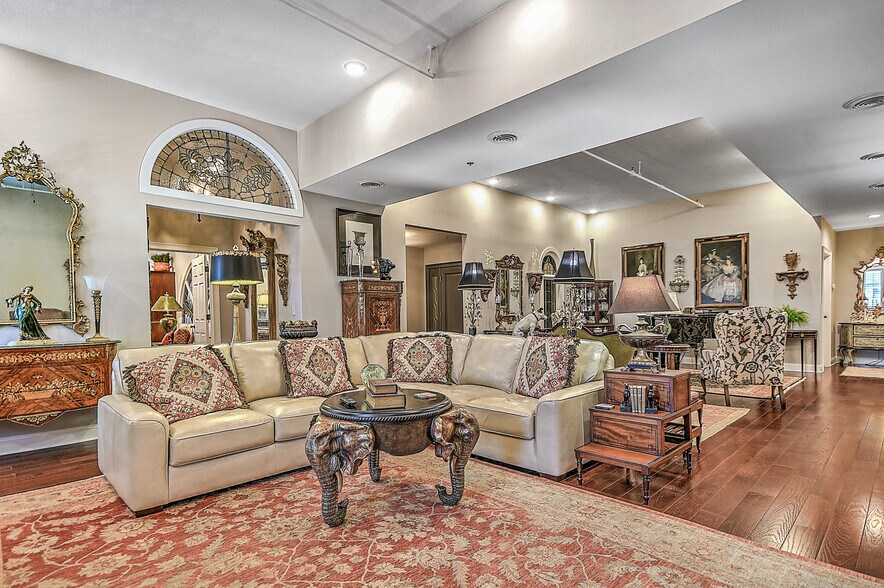 More Photos Of 220 Broad St, Kingsport Flex For Sale