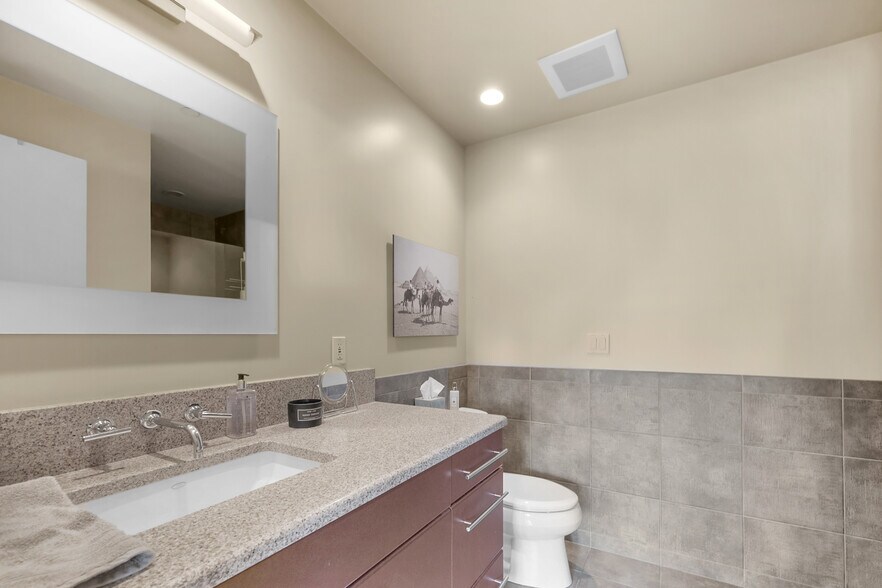 More Photos Of 160 Roy St, Seattle Office Residential For Sale