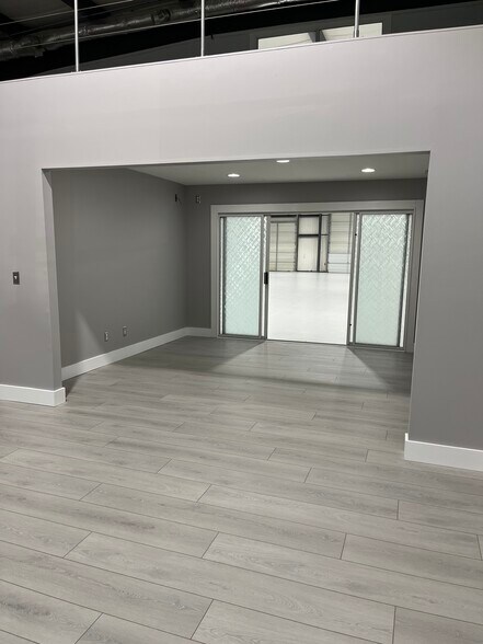 More Photos Of 735 Branch Dr, Alpharetta Flex For Lease