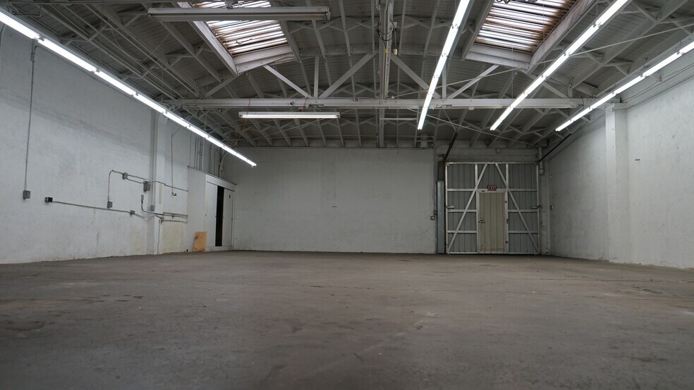 More Photos Of 4450 E Washington Blvd, Commerce Manufacturing For Lease