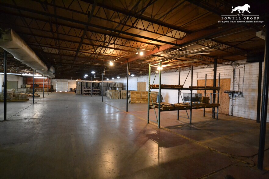 More Photos Of 1111 N Avenue S, Lubbock Warehouse For Sale