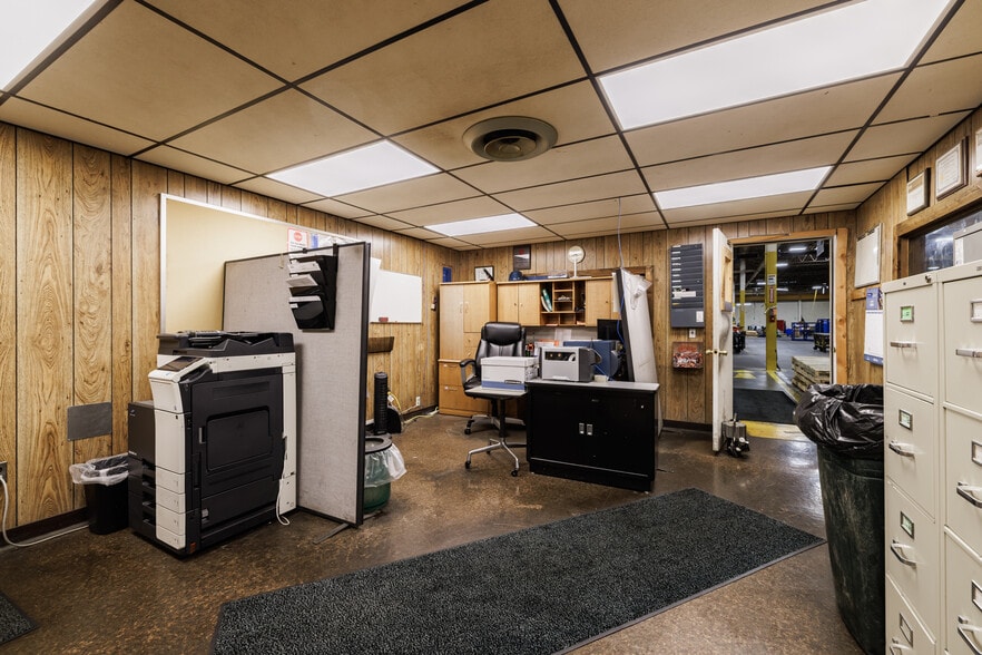 More Photos Of 100 Pixley Industrial Pky, Rochester Manufacturing For Sale