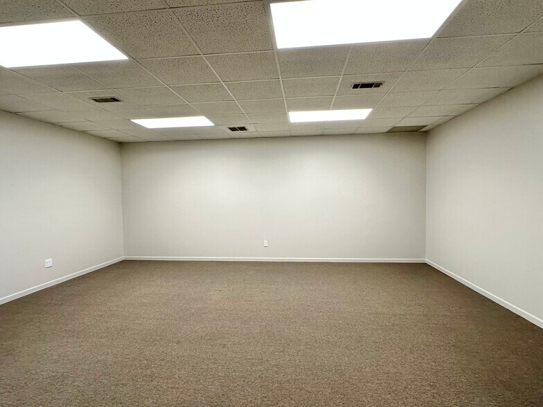 More Photos Of 9245 Calumet Ave, Munster Office For Lease