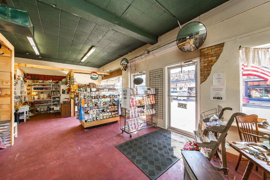 More Photos Of 223 W Main St, Mountain View Storefront For Sale