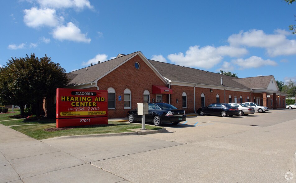 Primary Photo Of 27041 Schoenherr Rd, Warren Medical For Lease