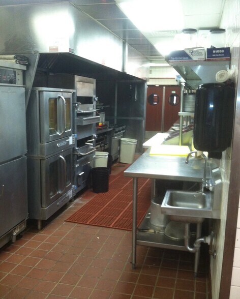 More Photos Of 1805 W 1st St, Springfield Restaurant For Sale