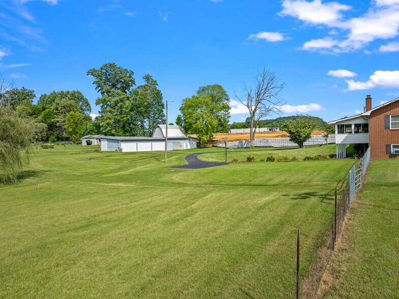 More Photos Of 3320 Bakertown Rd, Knoxville Multifamily For Sale