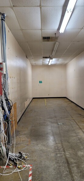 More Photos Of 101 US Highway 41 Alt S Hwy, Providence Storefront For Lease