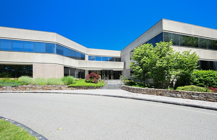 More Photos Of 90 Grove St, Ridgefield Medical For Sale