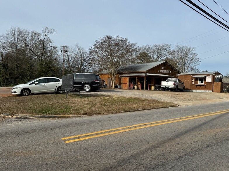 Primary Photo Of 301 Mooty Bridge Rd, Lagrange General Retail For Sale