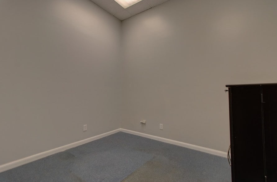 More Photos Of 4311 Appleton Ave NW, Roanoke Office For Lease