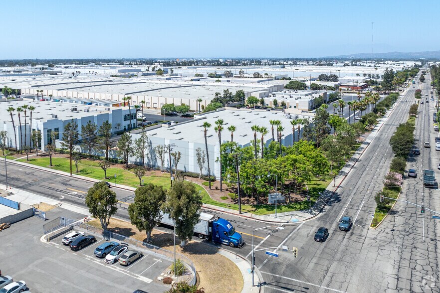 More Photos Of 6655 Knott Ave, Buena Park Distribution For Lease