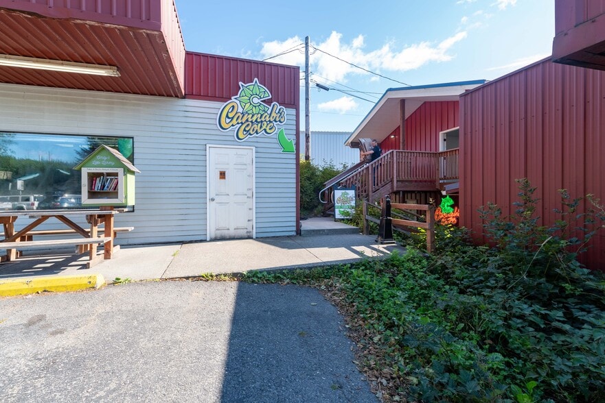 More Photos Of 7196/7198/7204 North Tongass Hwy, Ketchikan General Retail For Sale