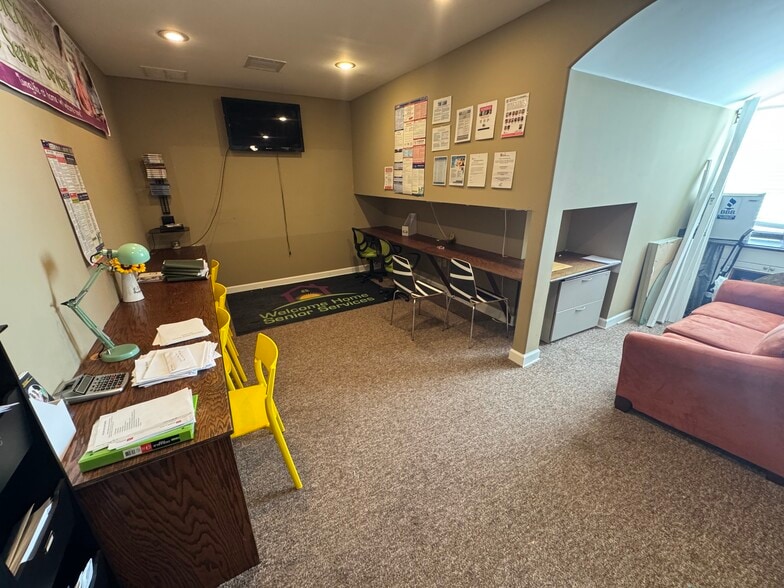 More Photos Of 3265 W Sarazens Cir, Memphis Office For Sale