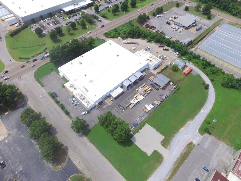 More Photos Of 11042 Wildwood Dr, Olive Branch Warehouse For Lease