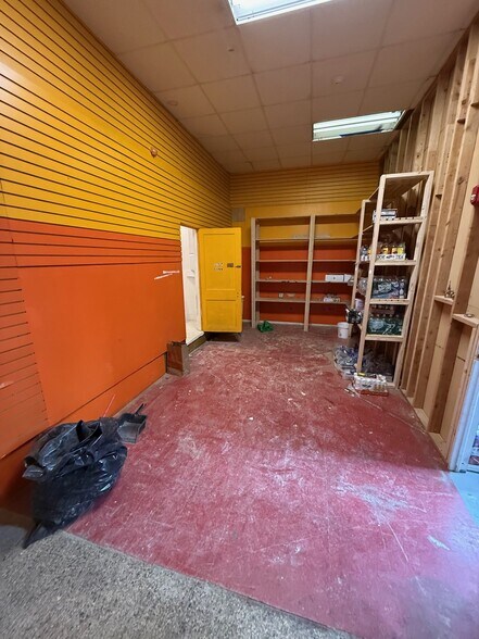 More Photos Of 5725 N Broad St, Philadelphia Storefront For Lease