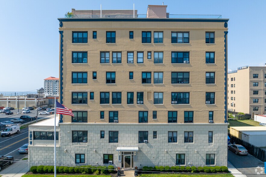 More Photos Of 200 Deal Lake Dr, Asbury Park Apartments For Sale