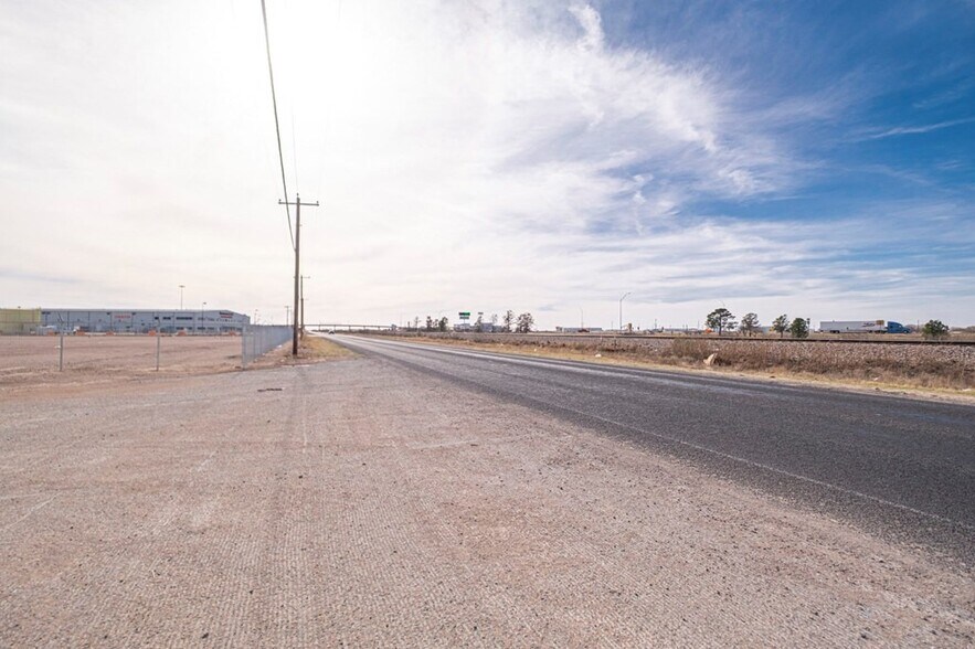 More Photos Of 5261 W Murphy St, Odessa Industrial For Lease