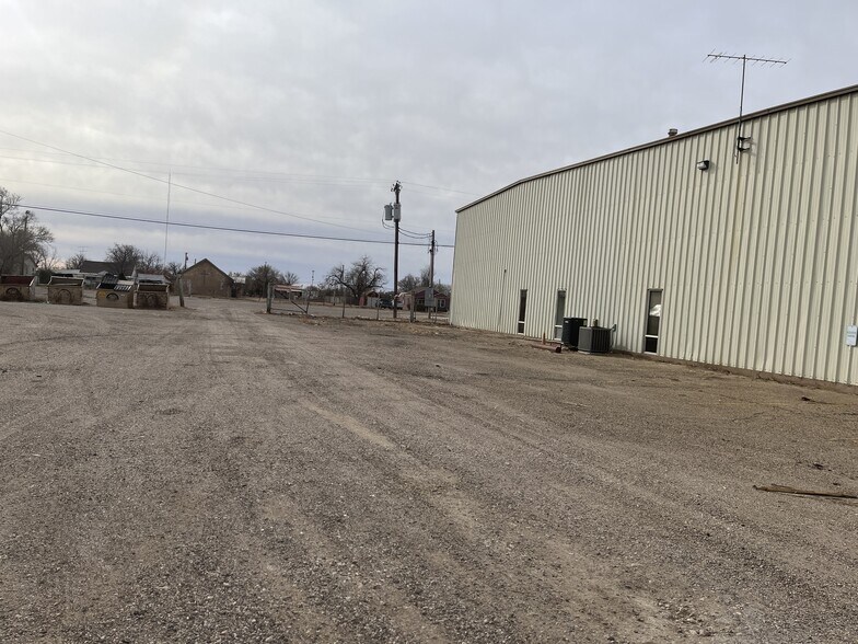 More Photos Of 1012 E Waylon Jennings Blvd, Littlefield Industrial For Sale