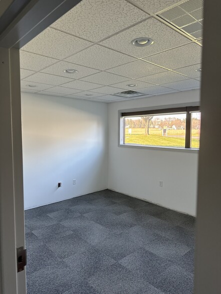 More Photos Of 8020 Mine St, Fogelsville Office For Lease