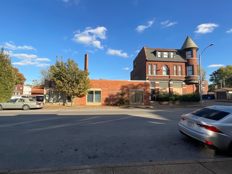 More Photos Of 3186-3196 Morgan Ford, St, Saint Louis Freestanding For Sale
