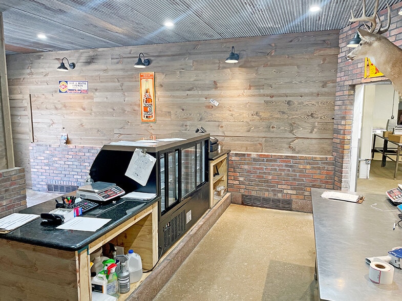 More Photos Of 102 S Van Buren St, New Athens General Retail For Sale