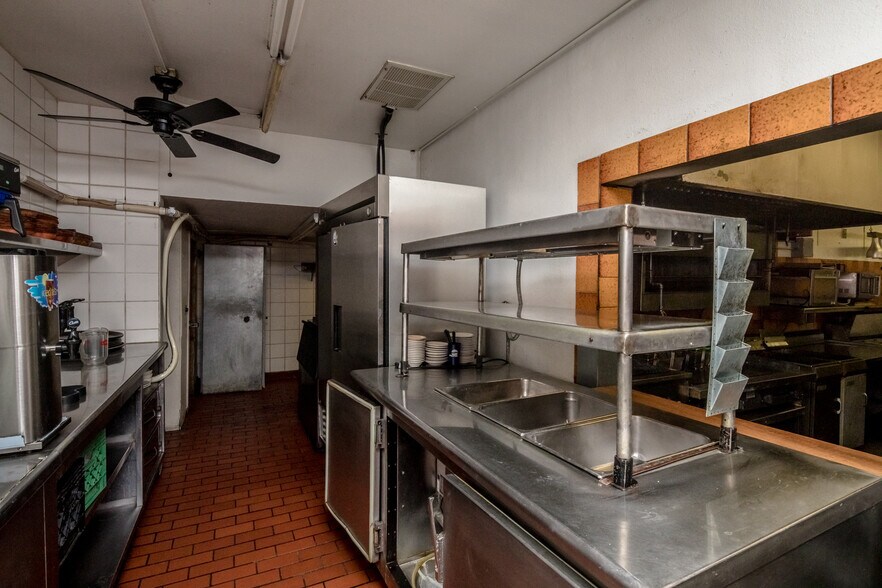 More Photos Of 2200 Mesquite Ave, Lake Havasu City Restaurant For Lease