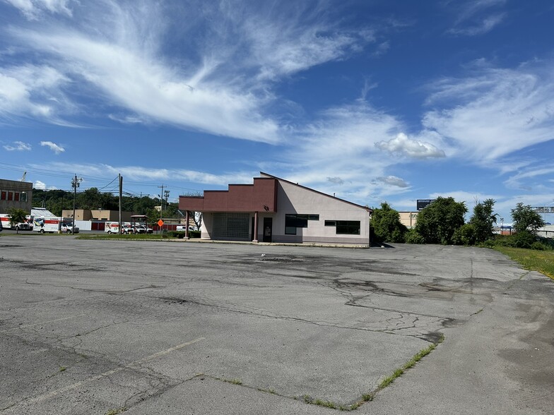More Photos Of 961 Canal St, Syracuse Medical For Sale