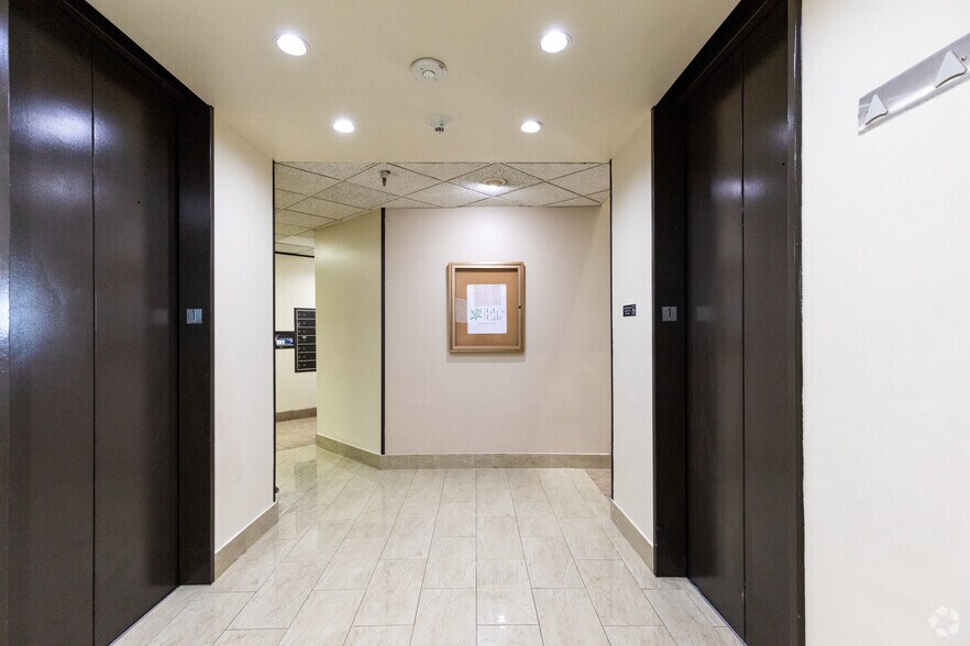 More Photos Of 11999 Katy Fwy, Houston Office For Lease