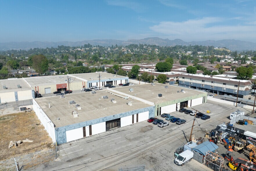 More Photos Of 8411-8421 Canoga Ave, Canoga Park Unknown For Lease