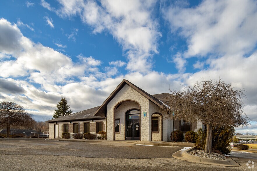 More Photos Of 4205 Charlar Dr, Holt Loft Creative Space For Sale