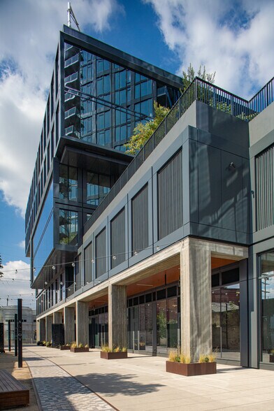 More Photos Of 530 Mateo St, Los Angeles Office For Sale