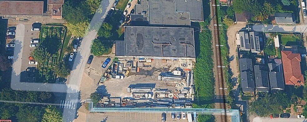 More Photos Of 560 Raymur Ave, Vancouver Warehouse For Lease