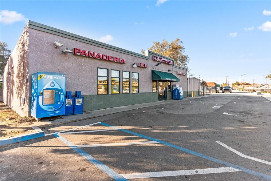 More Photos Of 10448 CA-99, Live Oak Supermarket For Sale