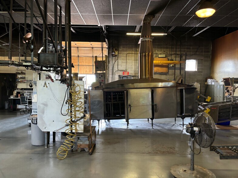 More Photos Of 2826 Southwest Blvd, Kansas City Warehouse For Sale