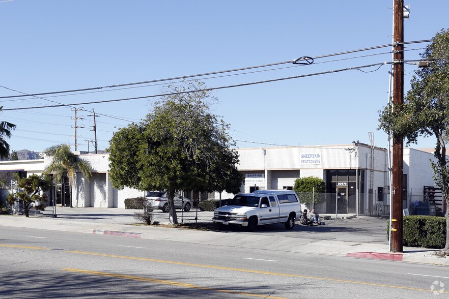 More Photos Of 20875-20881 Plummer St, Chatsworth Warehouse For Lease