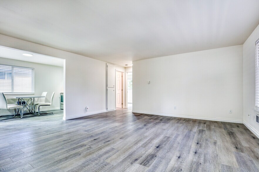 More Photos Of 1510 NE 170th St, Shoreline Apartments For Sale