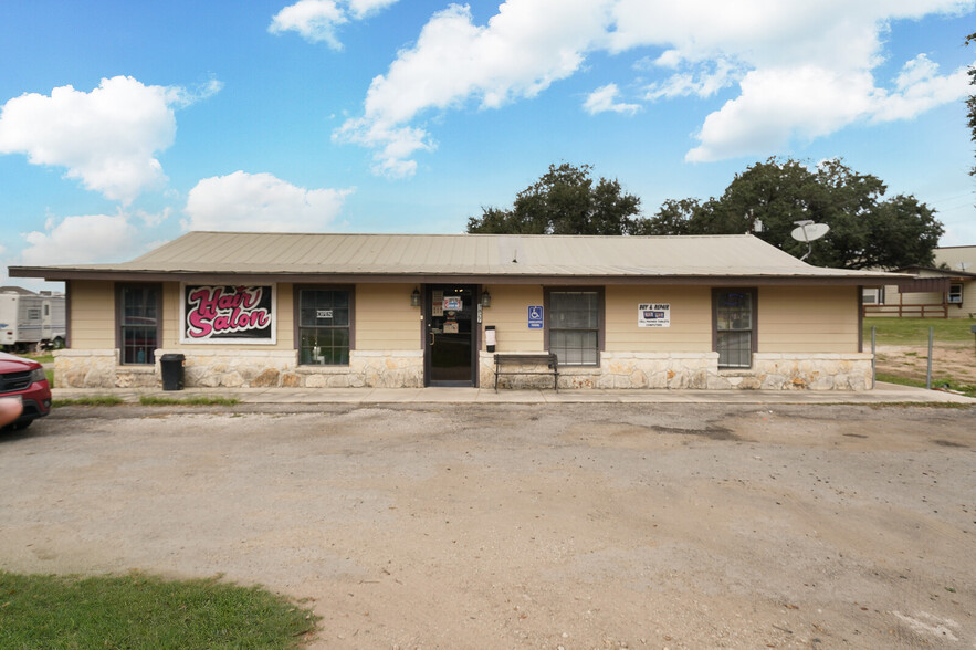 Primary Photo Of 1827 Tx-97, Pleasanton Storefront Retail Office For Sale