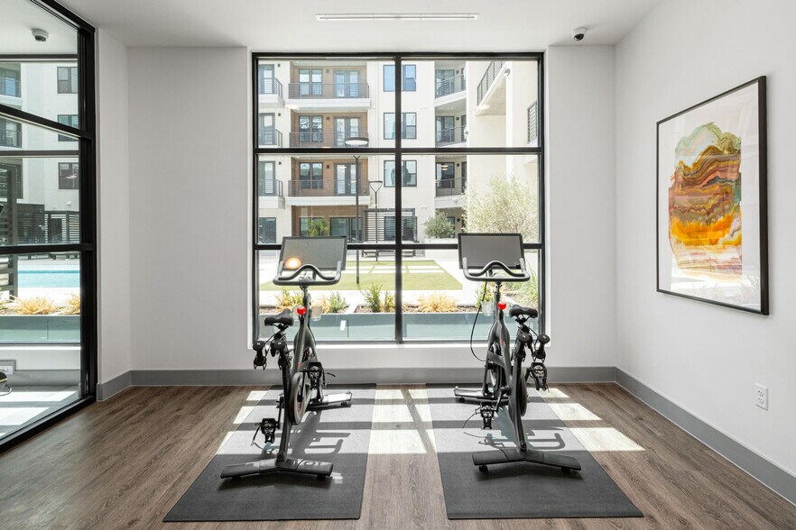 More Photos Of 2711 W Anderson Ln, Austin Apartments For Lease