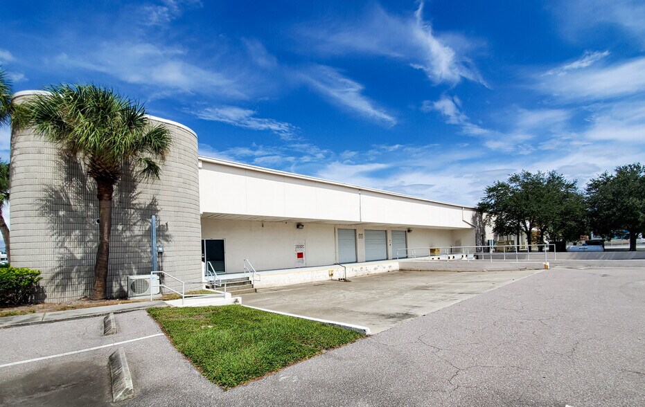 More Photos Of 12105 N 28th St, Saint Petersburg Warehouse For Sale
