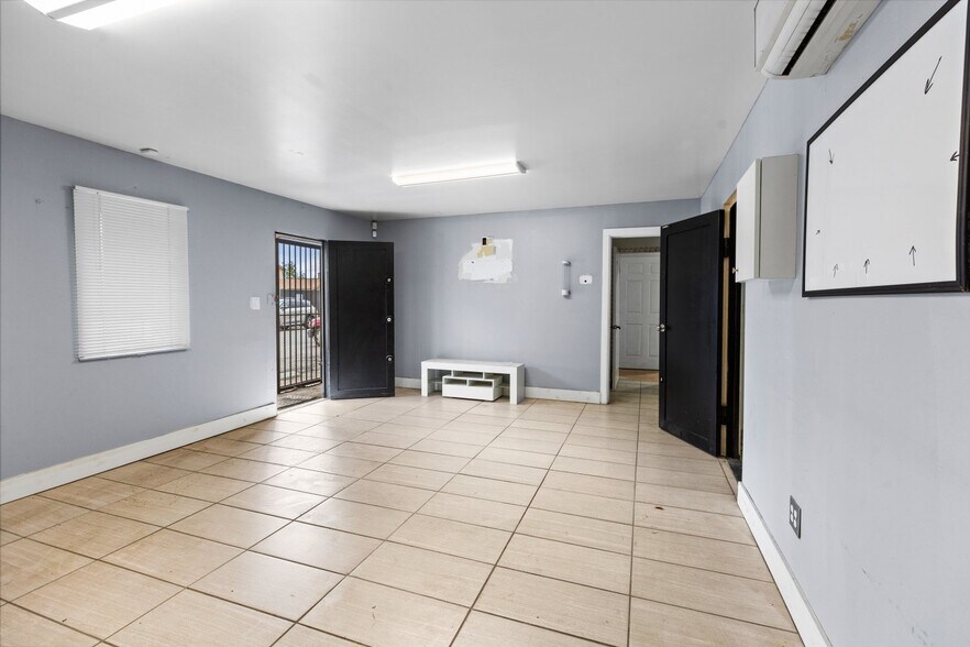 More Photos Of 11285 Goss St, Sun Valley Warehouse For Sale