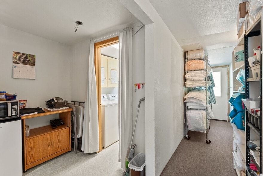 More Photos Of 8612 Washington 31 Hwy, Metaline Hotel For Sale