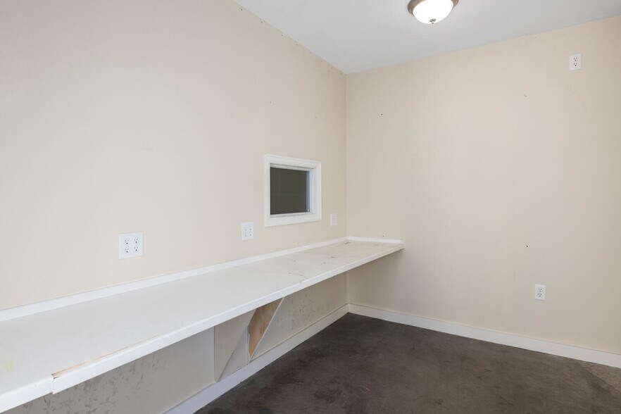 More Photos Of 3970 S Decatur St, Englewood Warehouse For Lease