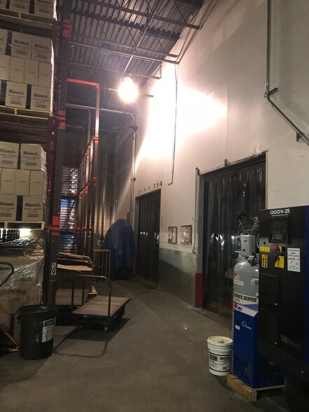 More Photos Of 18-81 Steinway St, Astoria Warehouse For Sale