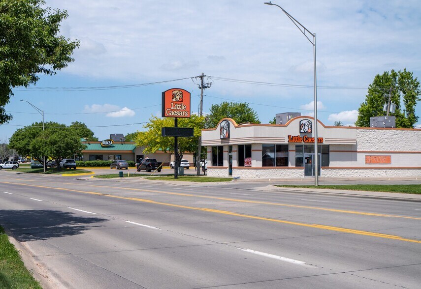 More Photos Of 221 W 39th St, Kearney General Retail For Sale