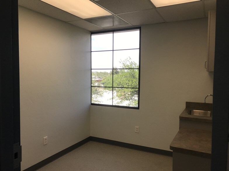 More Photos Of 1310 W St Marys Rd, Tucson Medical For Lease